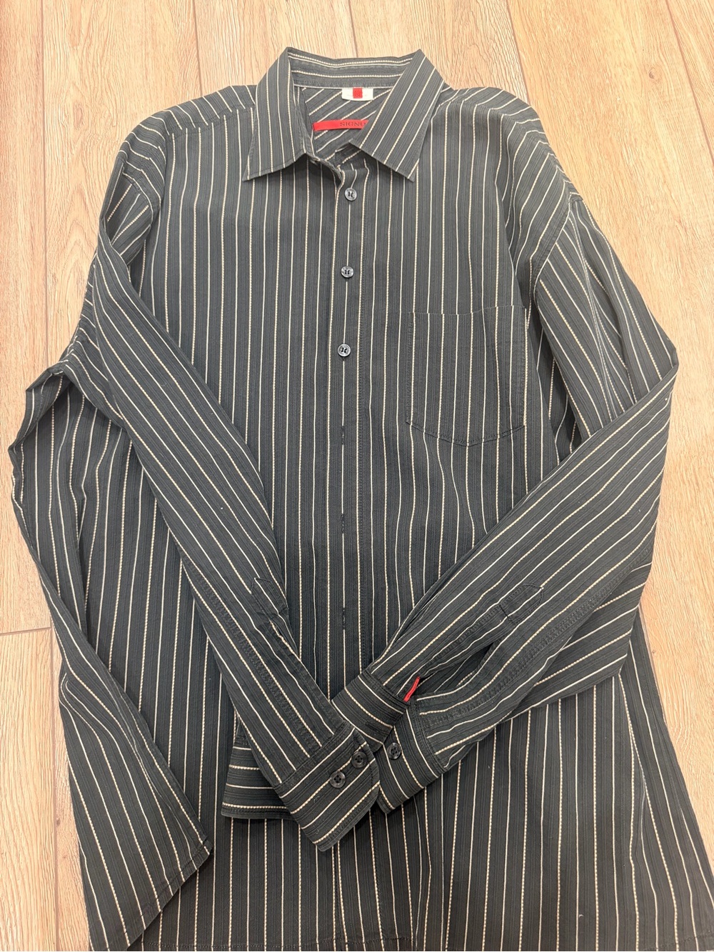 Signum Men's Black Pinstripe Long-Sleeve Dress Shirt